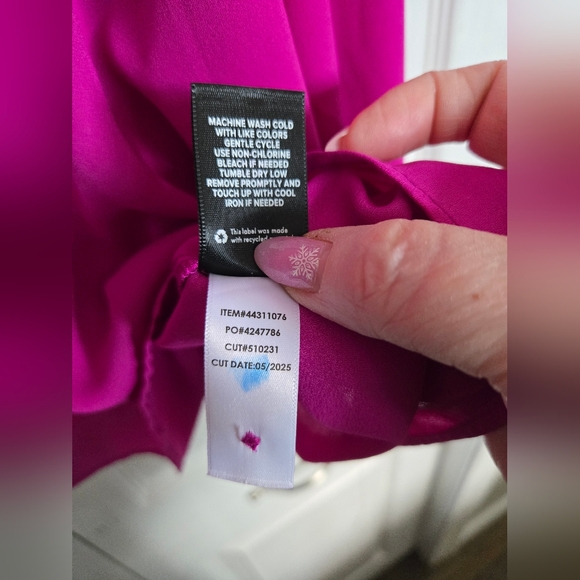 Torrid Georgette Button-Down Blouse in Vivid Viola (Berry) Size 2 - Picture 13 of 13